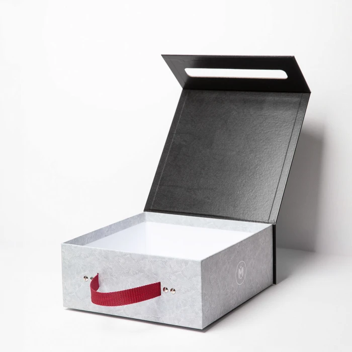Uniqbox. Чемодан-органайзер красный
