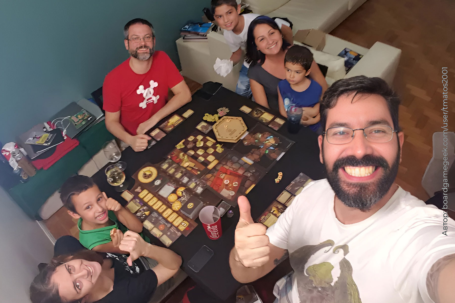 Процесс игры в настольную игру «О мышах и тайнах»